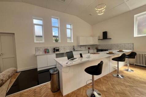 IMG_0649.JPGOpen plan kitchen