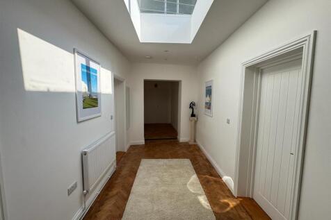 Impressive entrance lounge