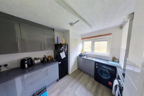 Kitchen 1.jpg