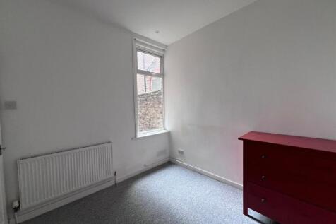 Bedroom 2.jpg