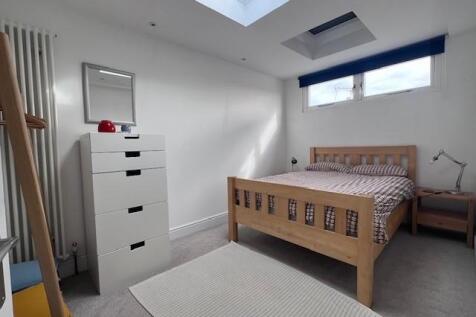 Bedroom 2.jpg