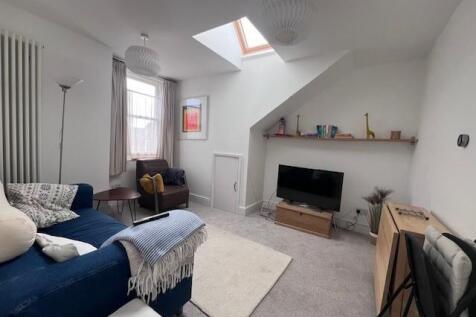 Living Room 1.jpg
