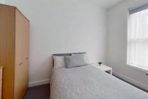 6-Victory-Road-Bedroom(5).jpg