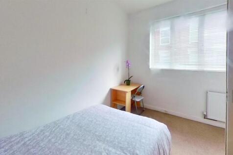 31-Telephone-Road-Bedroom Room 1 (2).jpg