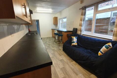 Kitchen 1.jpg
