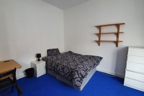 Bedroom 1 picture 2.jpg