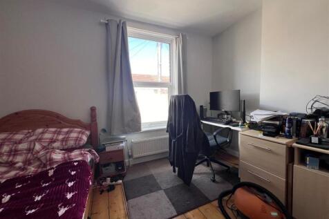 Room 2 picture 2.jpg