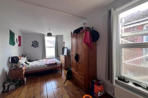 Room 3 picture 1.jpg