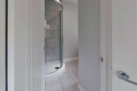 16a-Baileys-Road-Bathroom.jpg