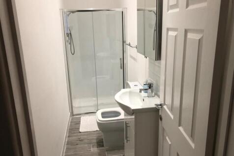New Bathroom 1.jpg