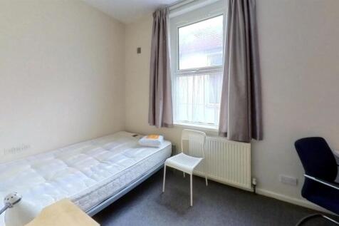 209-Francis-Avenue-Bedroom 2.jpg