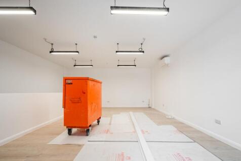 Warehaus U2  2.jpg