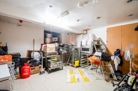 Burdett Rd 322  15.jpg