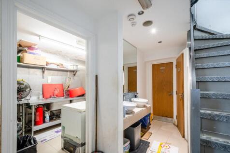 Burdett Rd 322  16.jpg
