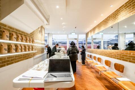 Broadway Mkt 33  6.jpg