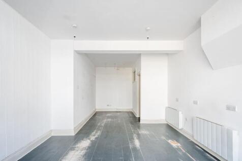Columbia Rd 136  5.jpg