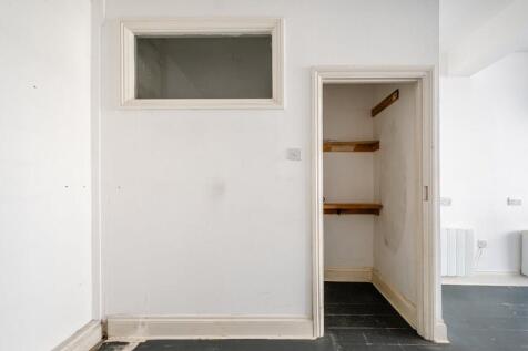 Columbia Rd 136  9.jpg