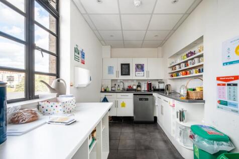 De Beauvoir Cres 42 2F  15.jpg
