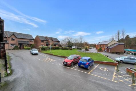 Space to Front of Property