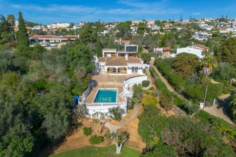 Sea view property in Praia da Luz, Lagos, Algarve