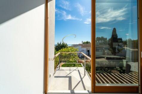 Sea view property in Praia da Luz, Lagos, Algarve