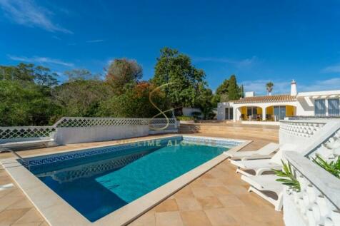 Sea view property in Praia da Luz, Lagos, Algarve