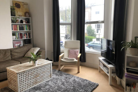 2 Bed Unfurnished Flat
