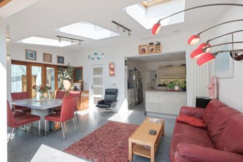Dining/Family Room