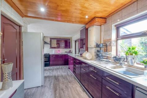 Kitchen / Dining