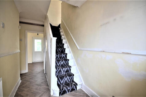 Four Bedroom End Terrace House