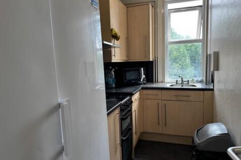 kitchen 2.jpg