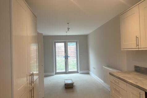 Plot 15 Kitchen 3