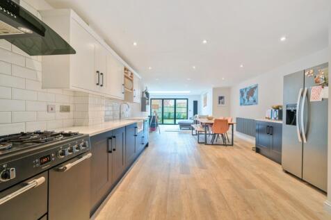 1380290-27-690e3c757af7f-ARW-1