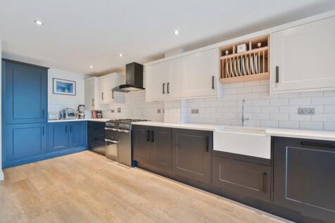 1380290-24-690e3bffc0a68-ARW-1