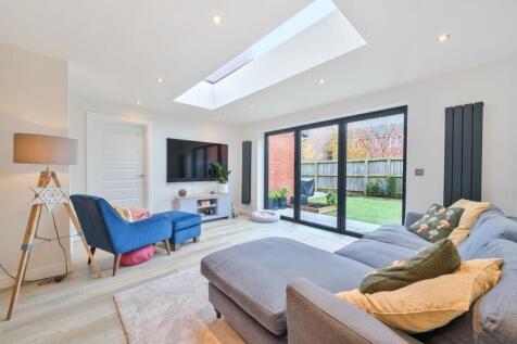 1380290-31-690e3d1a847c8-ARW-1