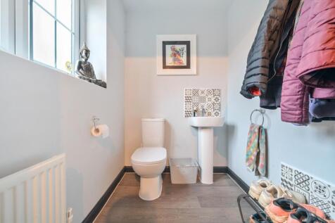 1380290-23-690e3bd5cc1ac-ARW-1