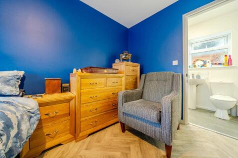 1380739-19-69162b6b3baed