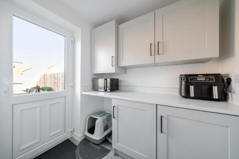 1385040-10-6925a8db1b51b