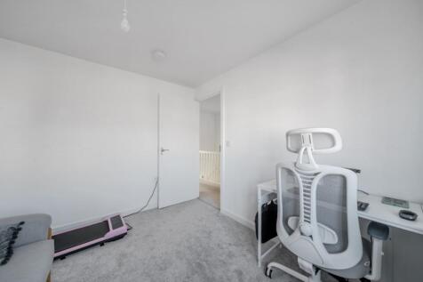 1385040-11-6925a8fec8186