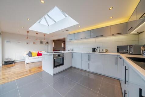 1388232-15-6936c179abb39