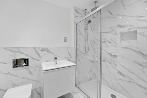 Main En-Suite