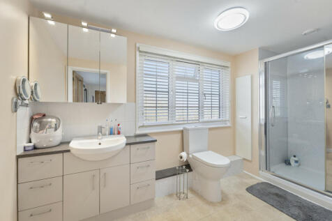 EN SUITE