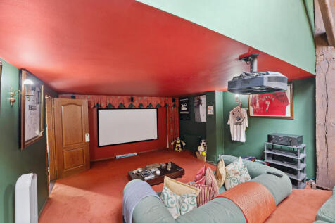 Cinema/Dining Room 1