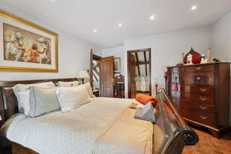 Bedroom 1a