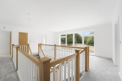 Galleried Landing  (P1)
