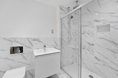 Main En-Suite  (P1)