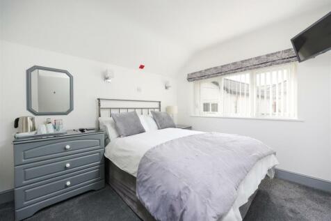 Room 4.JPG