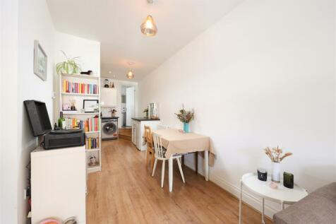2&#64;85 North Road 6.JPG
