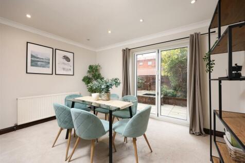 14 Challoner Court 14.JPG