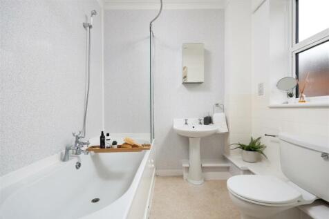 14 Challoner Court 26.JPG